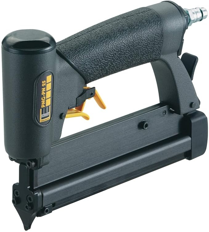 Kompakter PNG-PN 25 SYS Pinnagler, ideal zum sauberen und schnellen Befestigen von Materialien in Handwerk und Werkstatt.